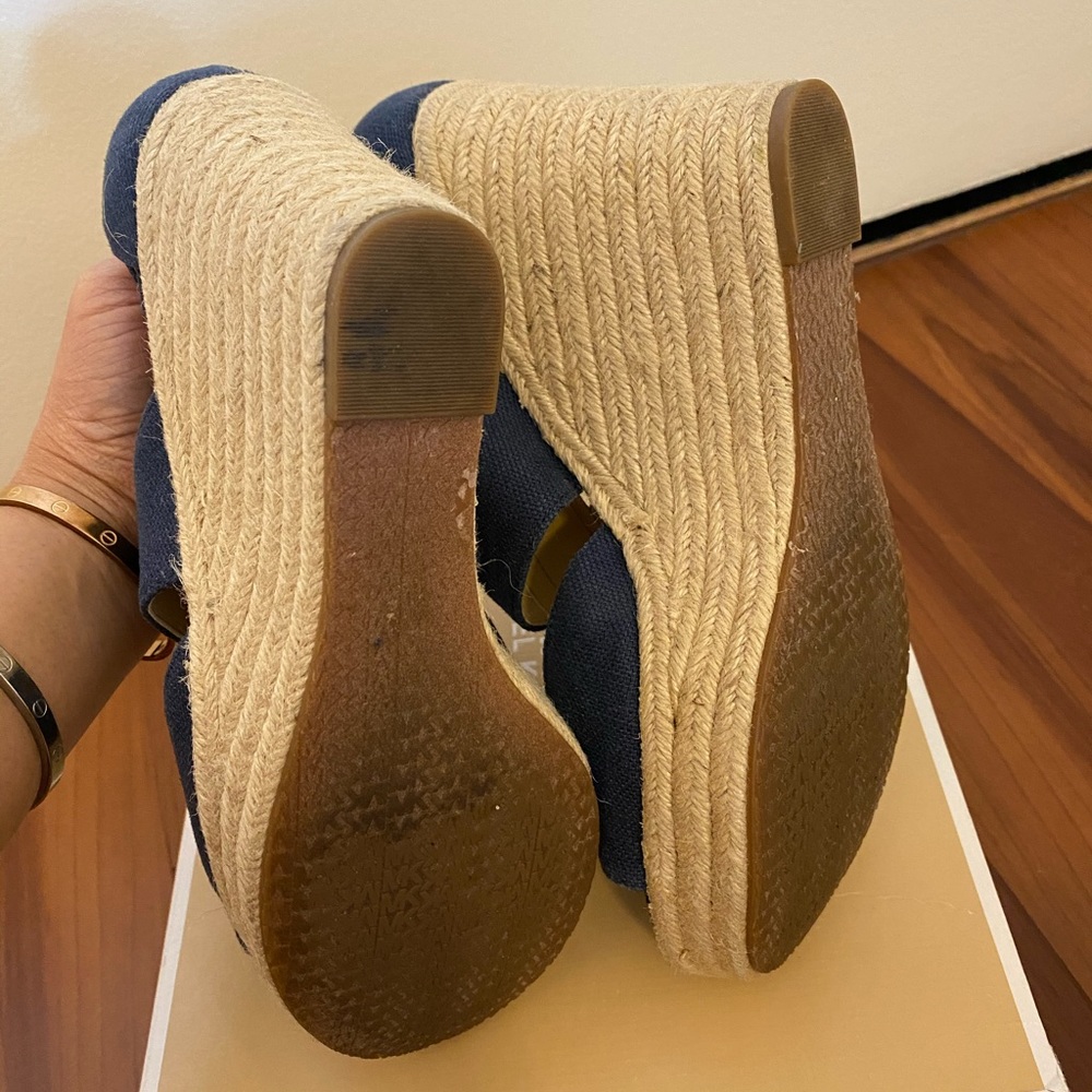 Micheal Kors Wedge - Picture 2 of 2